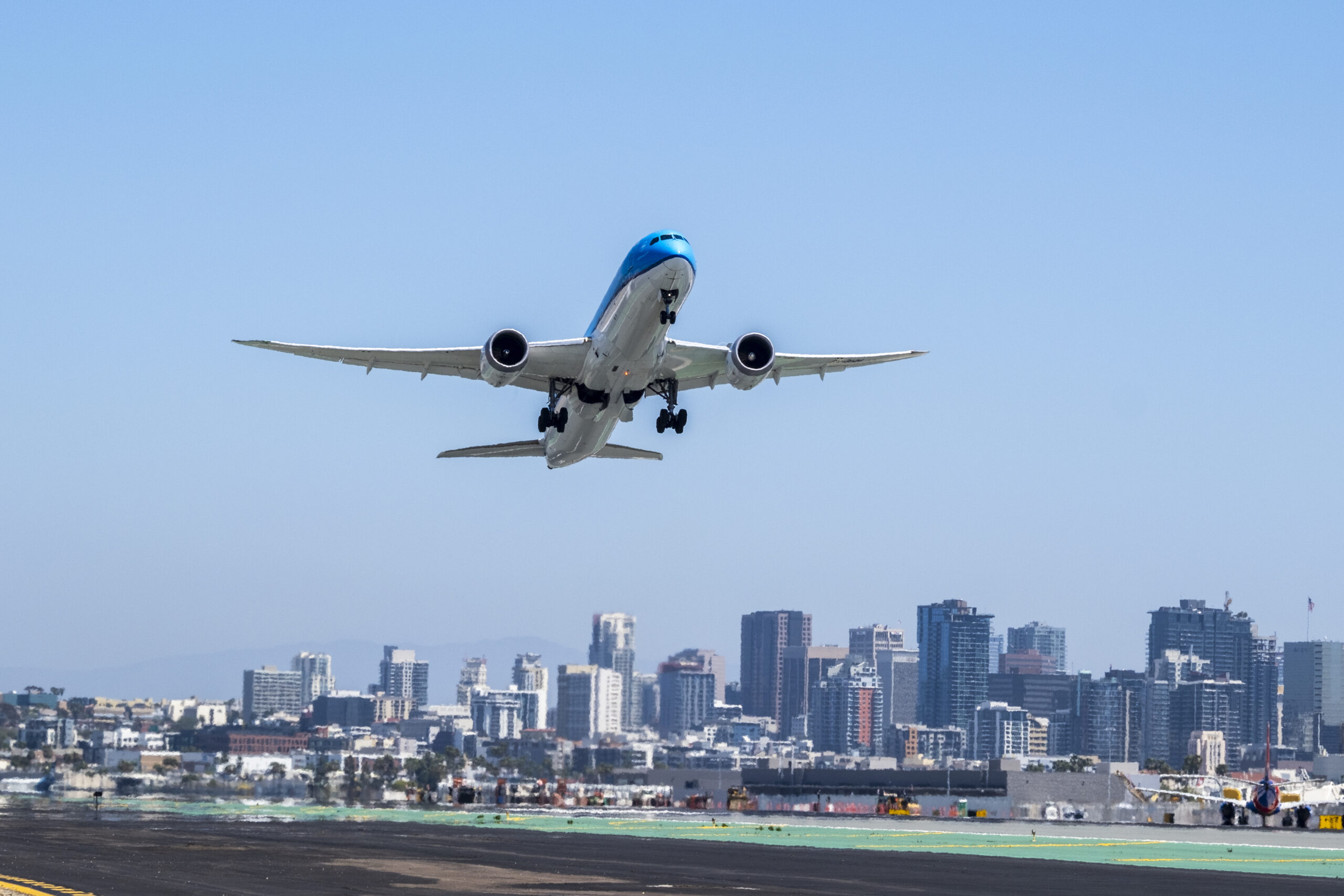 KLM Celebrates Inaugural Service Between SAN and AMS