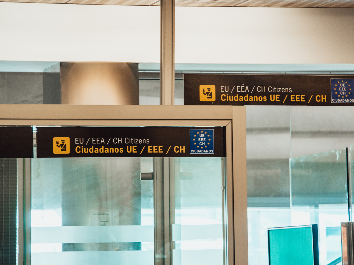 UK: Government Confirms e-Gate Allowance for European Travel