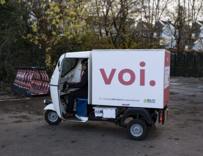 UK: Voi Trials an Electric Tuk-Tuk for E-scooter Services in Bristol