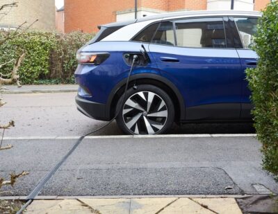 UK: Durham Launches EV Charging Trial for Homes without Driveways