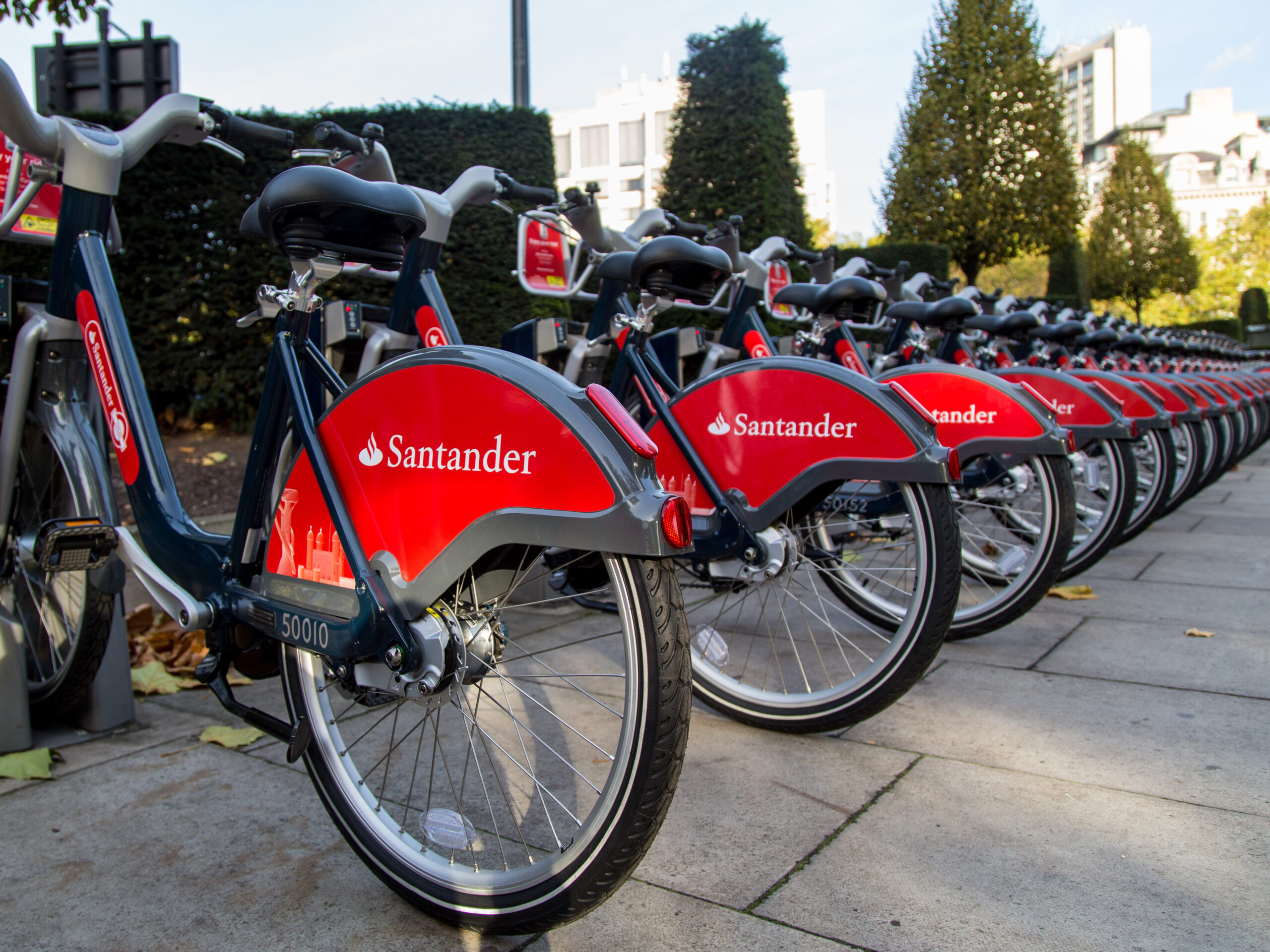 900 e-Bikes Added to London’s Santander Cycle Hire Scheme