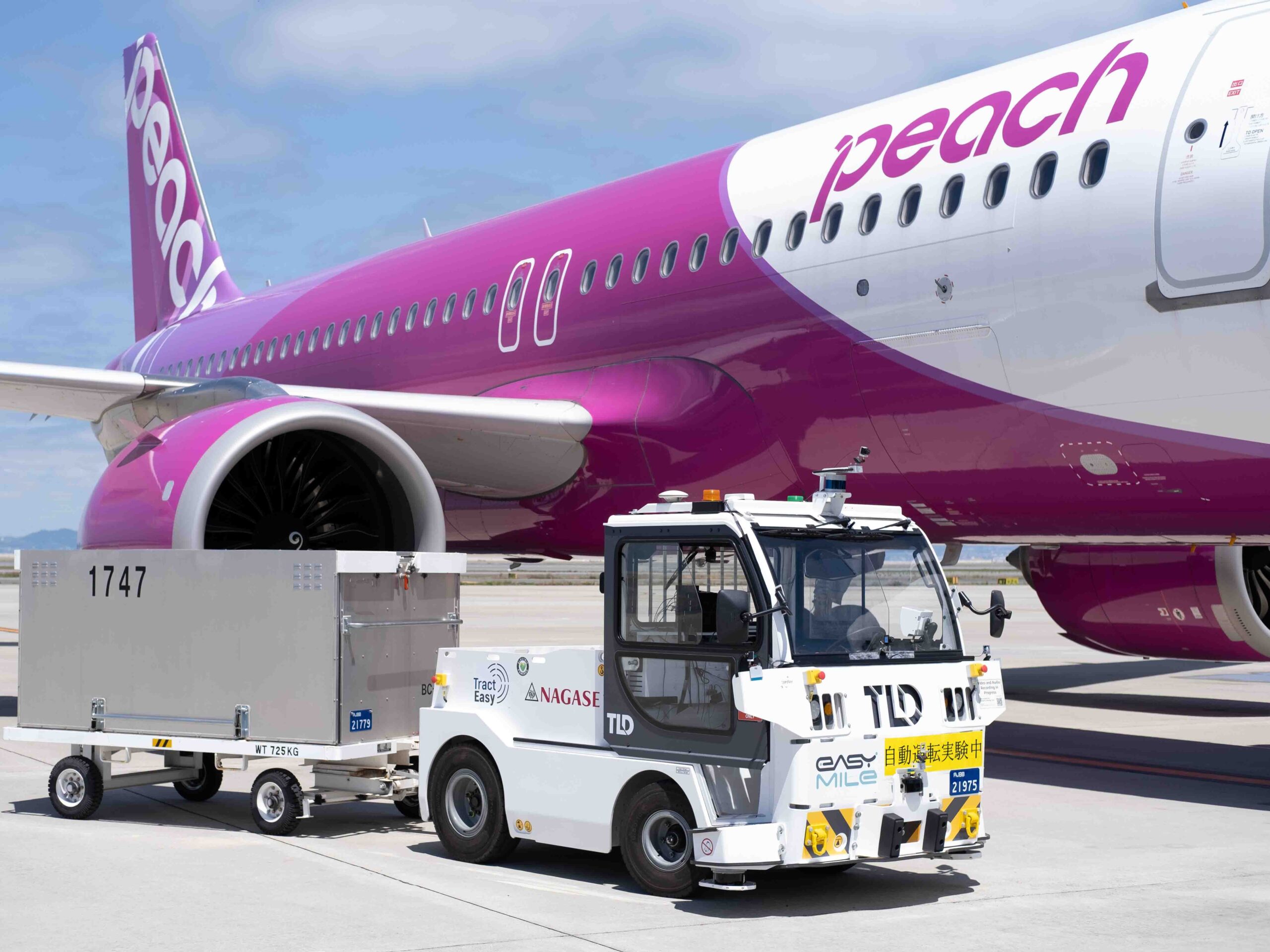 First Level 4 Autonomous Baggage Towing in Japan With EasyMile Technology