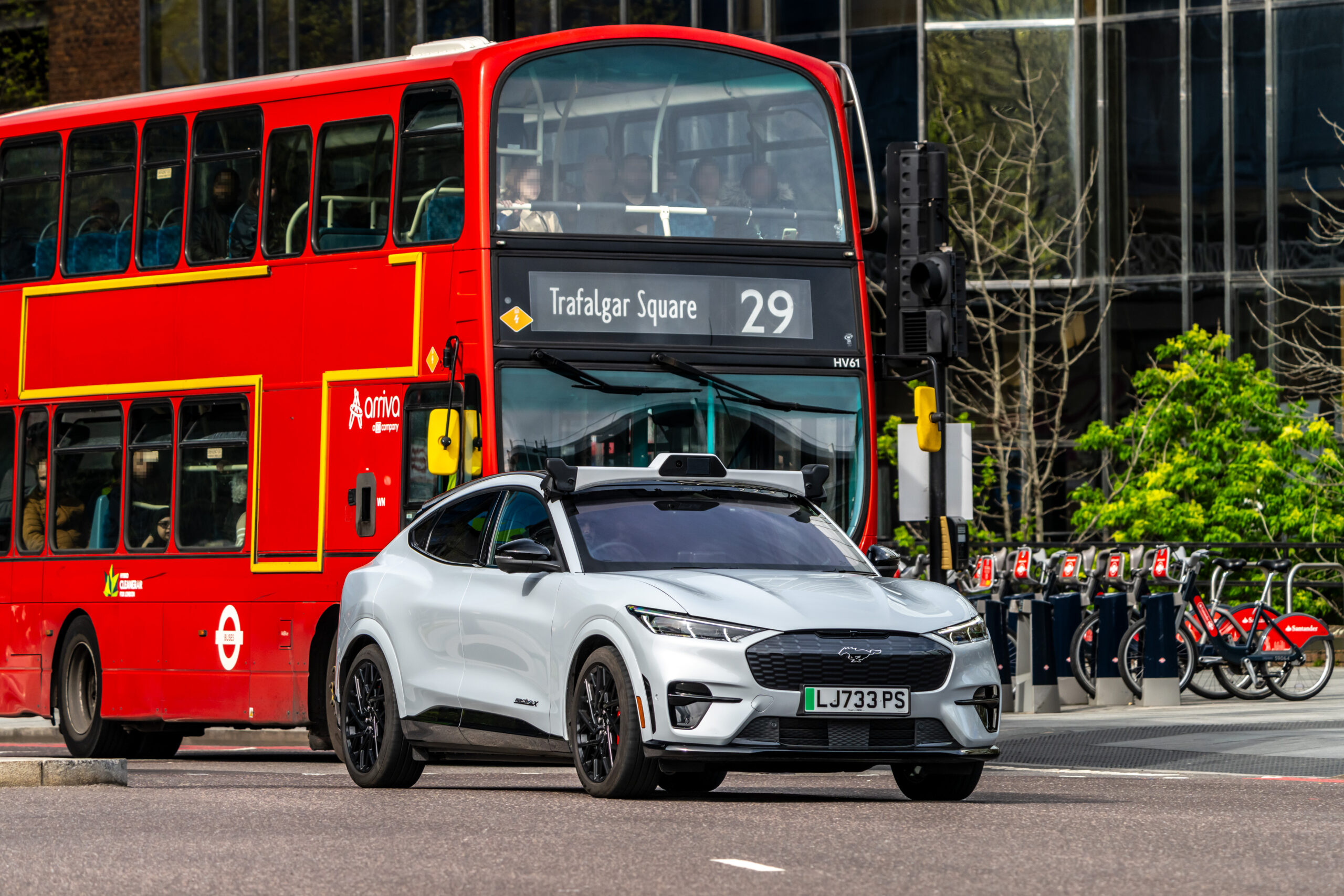 UK: Autonomous Vehicle Pilots to Launch on Public Roads in 2026