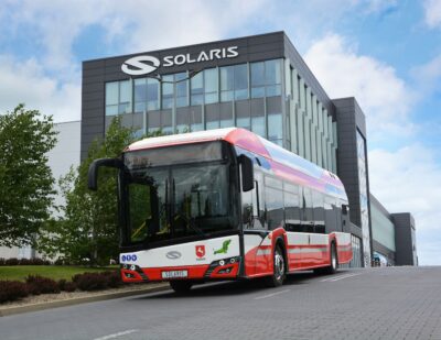 Solaris Delivers First Public Hydrogen Bus in Poland