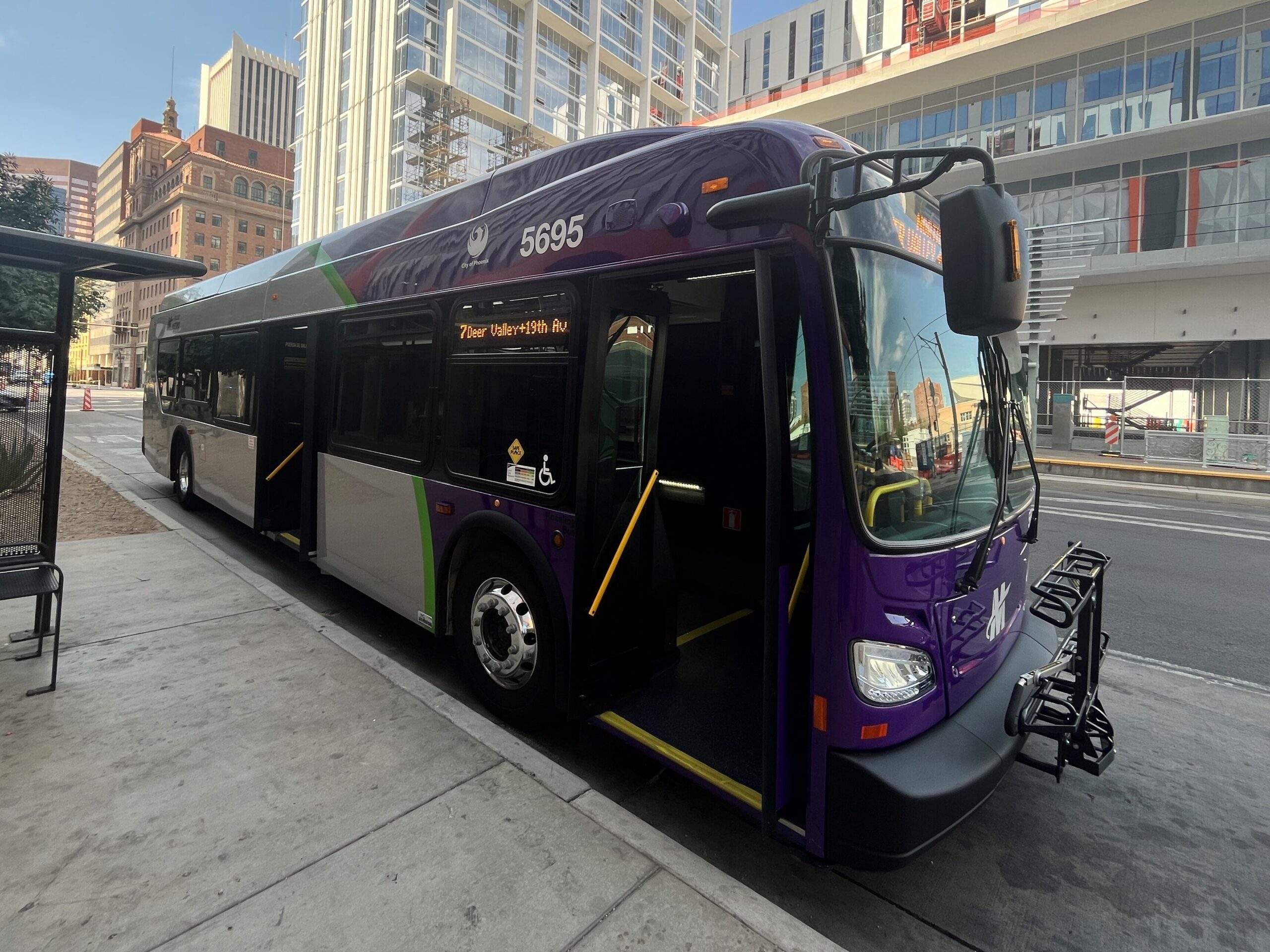 New Flyer Hybrid Buses Deployed in Phoenix