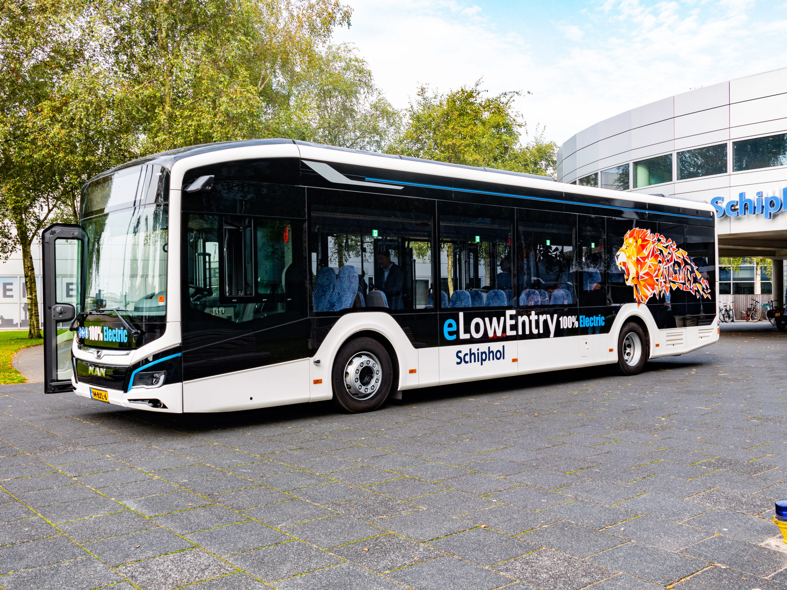 MAN to Deliver 50 Electric Buses to Amsterdam Schiphol Airport