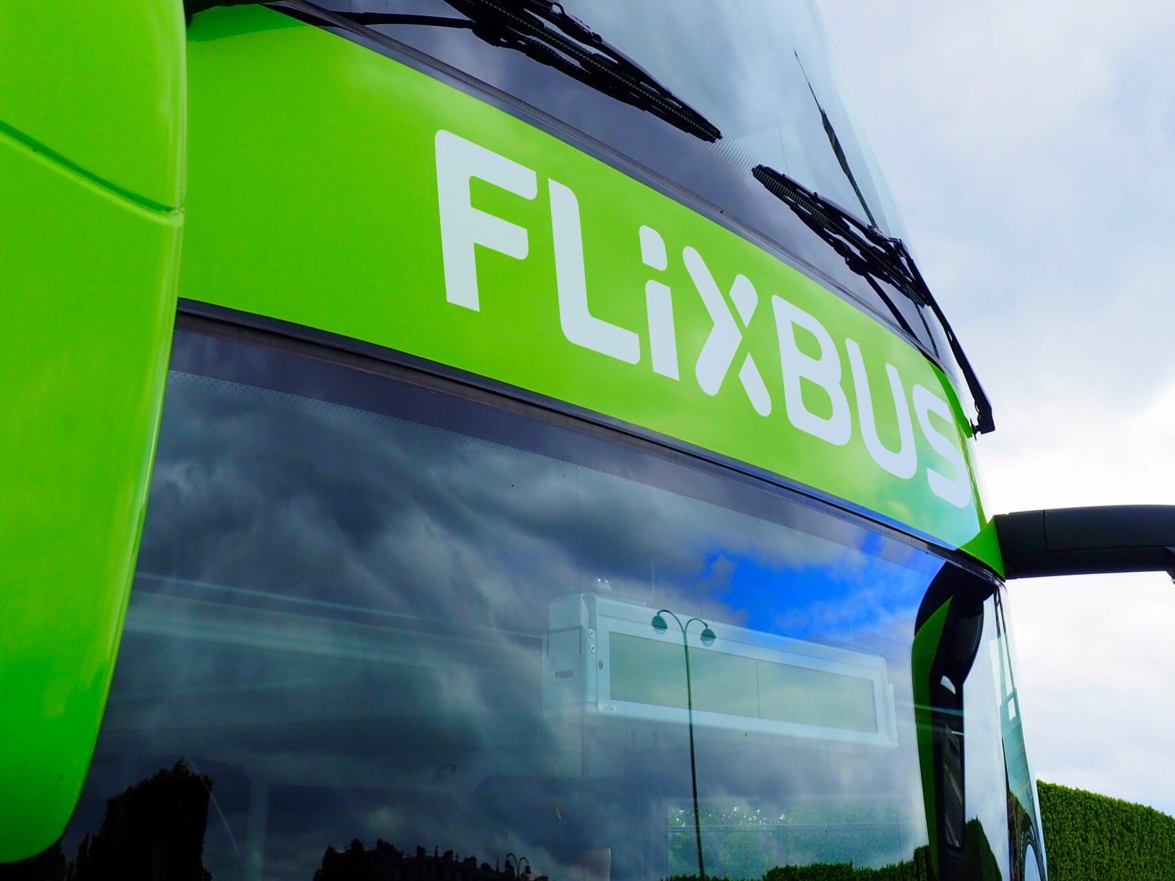 FlixBus and First Bus to Expand UK Coach Network